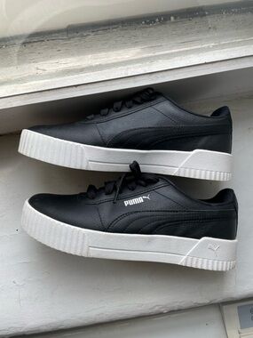 Puma | Black Low-Top Sneakers with White Platform Sole
